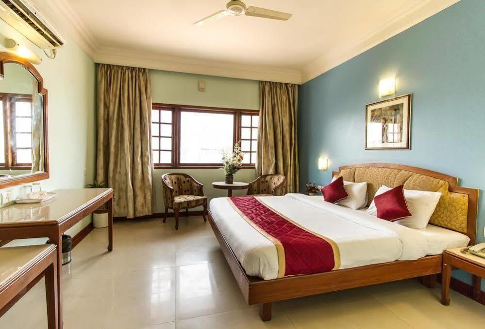 Oyo 579 Hotel Aab Bangalore Exterior photo