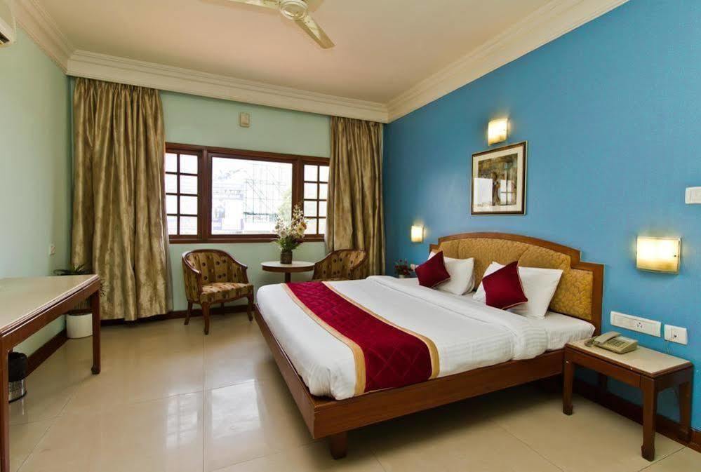 Oyo 579 Hotel Aab Bangalore Exterior photo