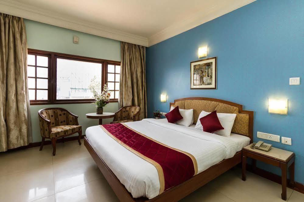 Oyo 579 Hotel Aab Bangalore Exterior photo